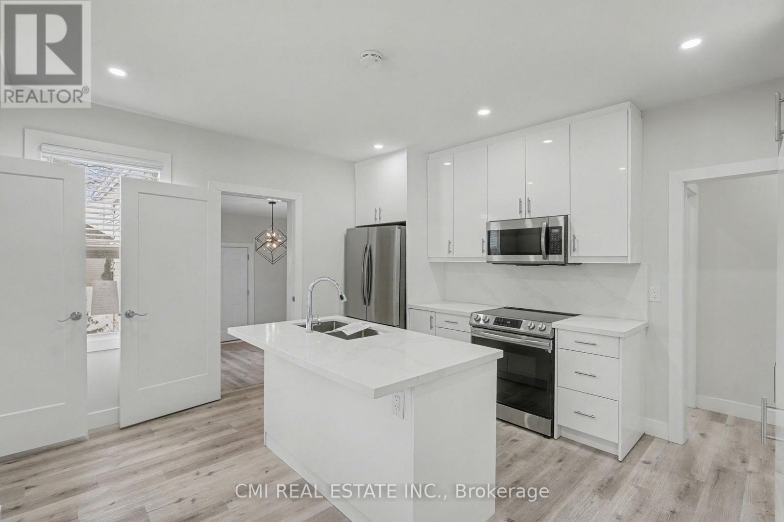 2546 WILSON STREET - 9