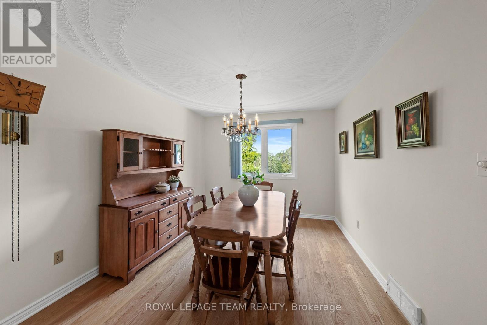 44 STEEPLE HILL CRESCENT - 11