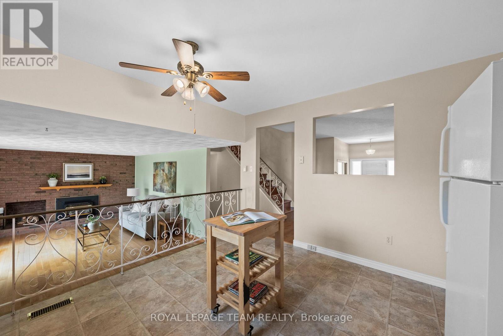 44 STEEPLE HILL CRESCENT - 16