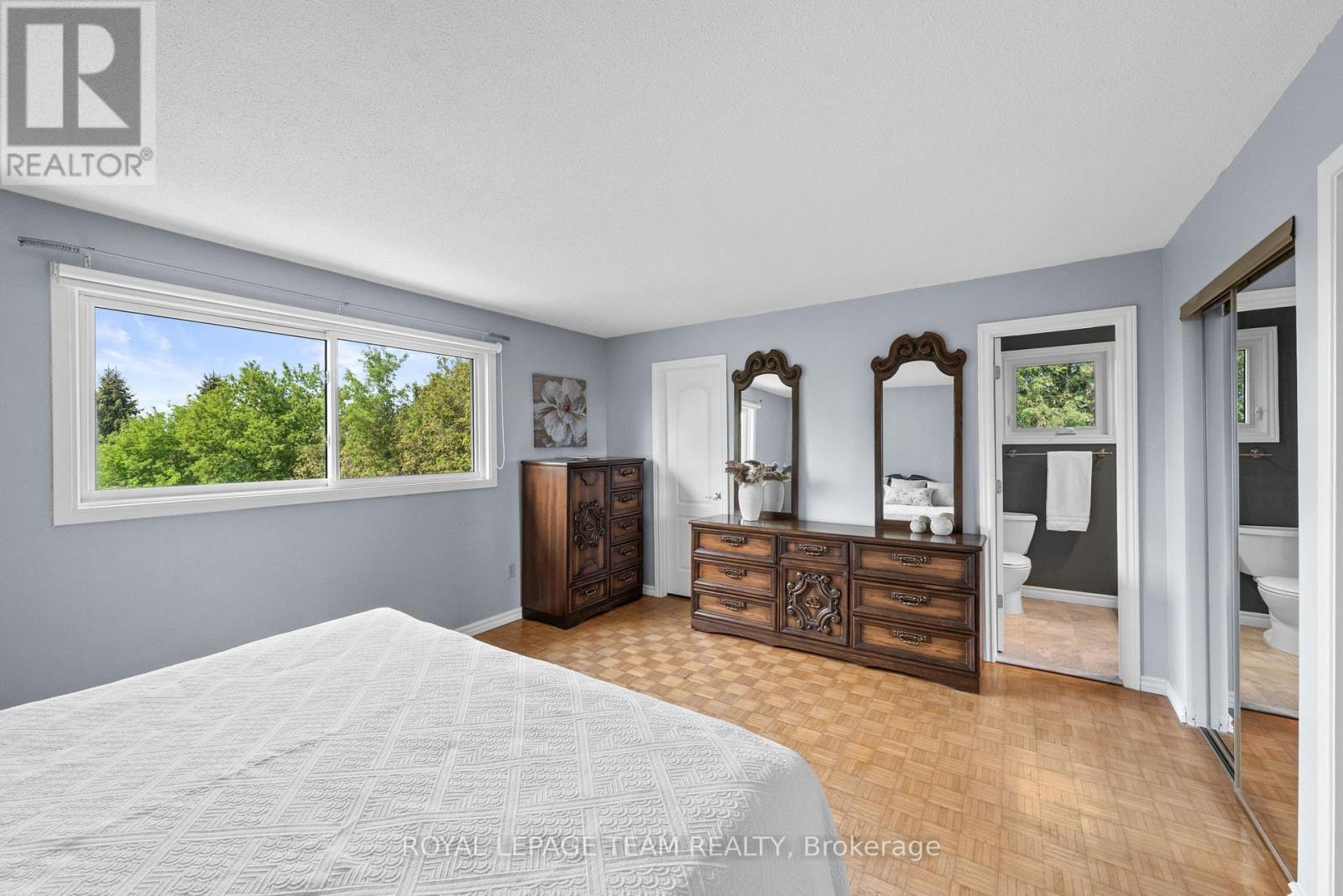 44 STEEPLE HILL CRESCENT - 24