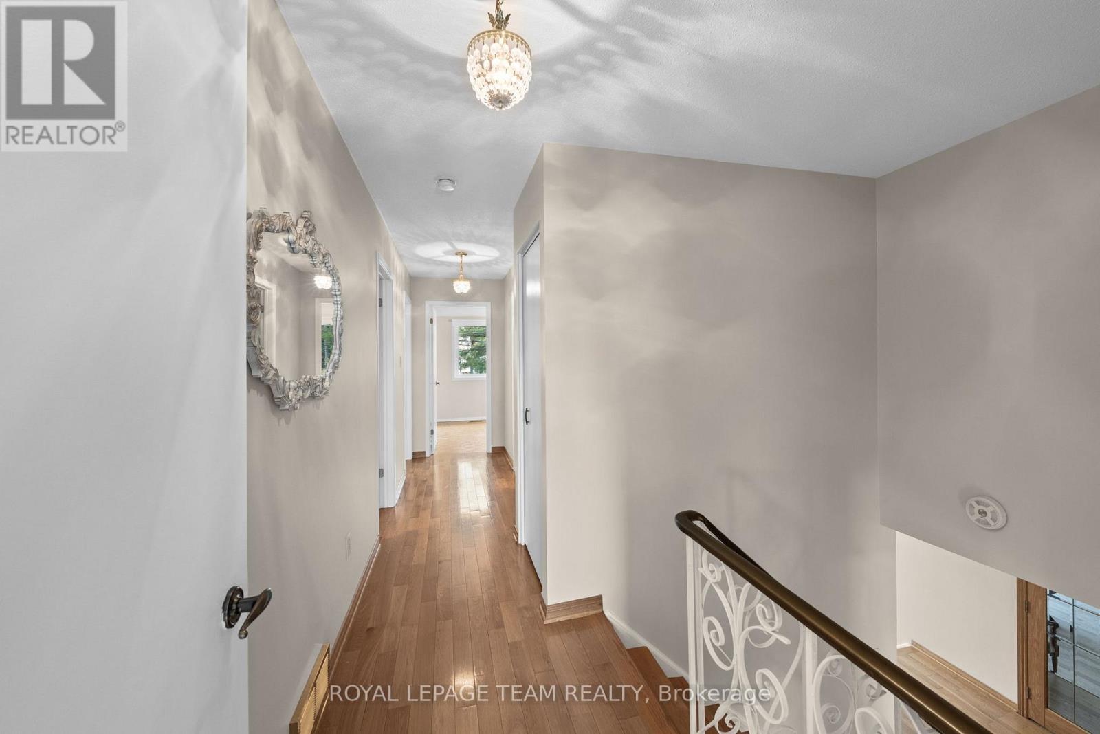 44 STEEPLE HILL CRESCENT - 26