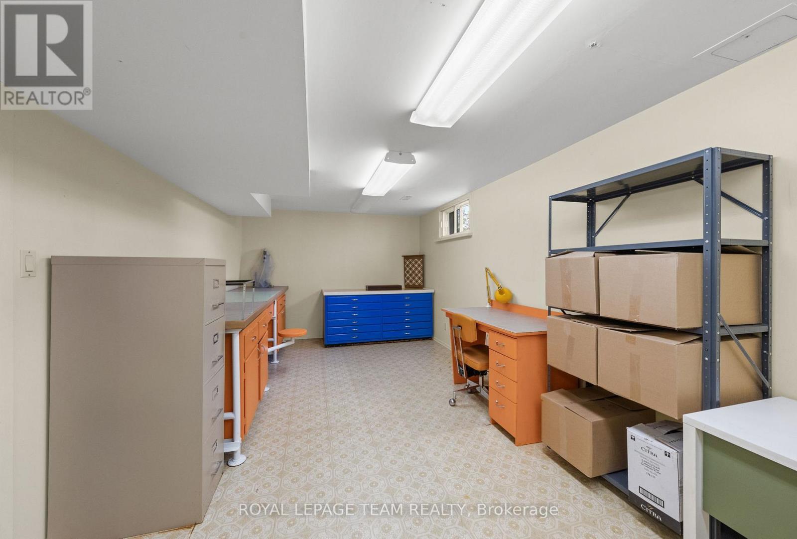 44 STEEPLE HILL CRESCENT - 36