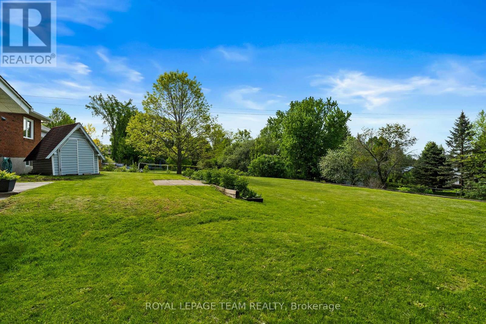 44 STEEPLE HILL CRESCENT - 40