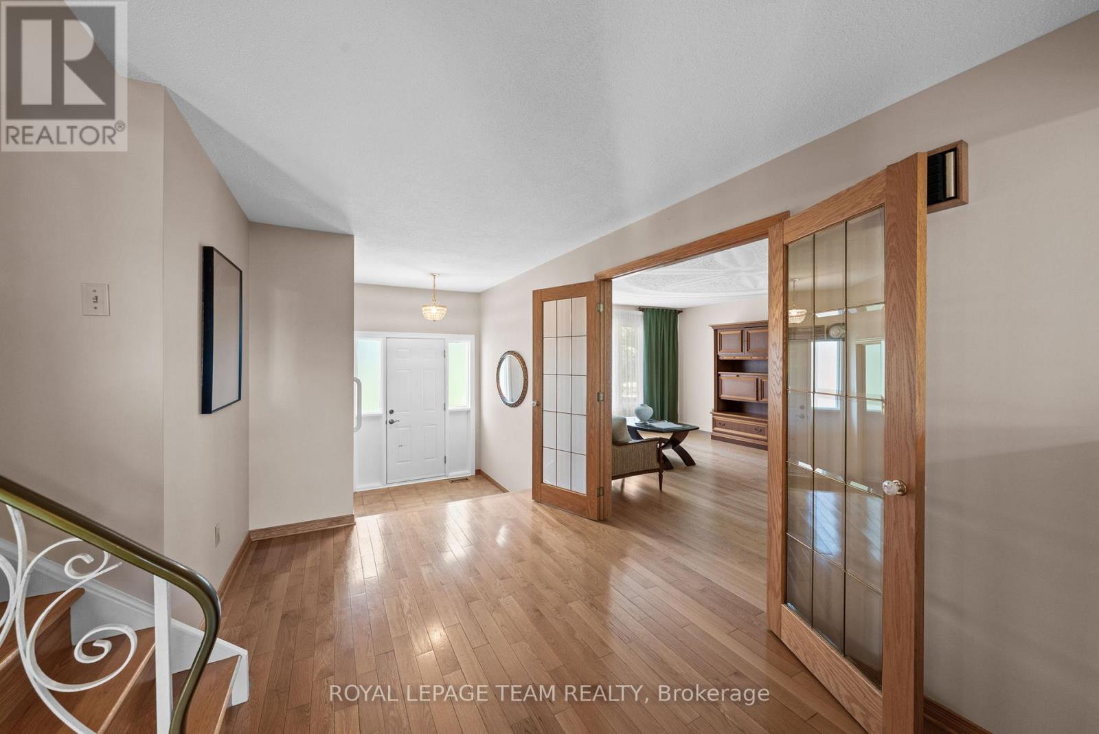 44 STEEPLE HILL CRESCENT - 7