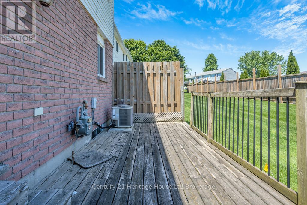 #15 380 QUARTERLINE ROAD - 13