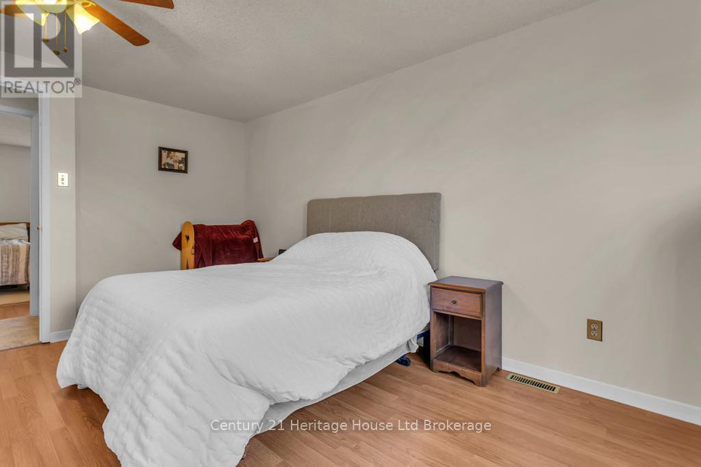 #15 380 QUARTERLINE ROAD - 16