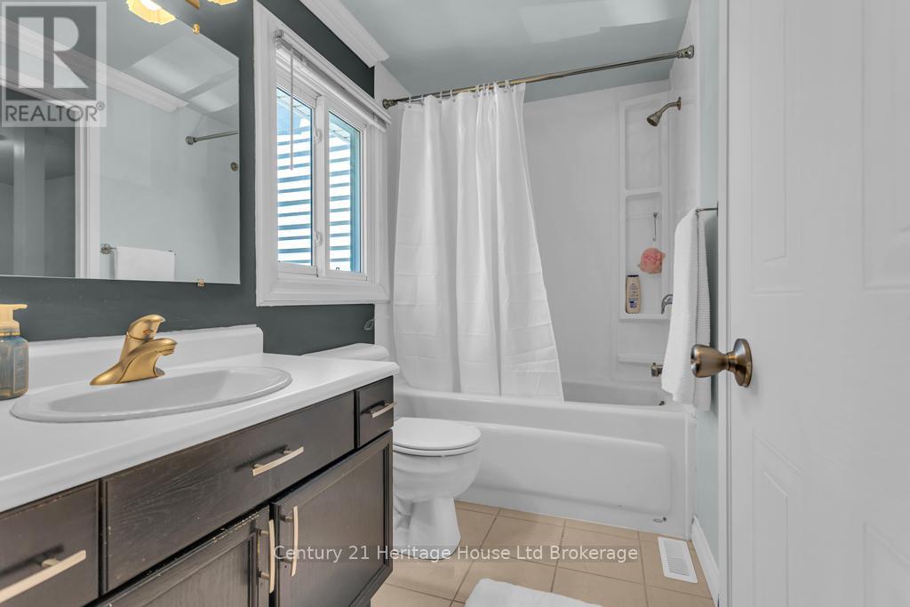 #15 380 QUARTERLINE ROAD - 18
