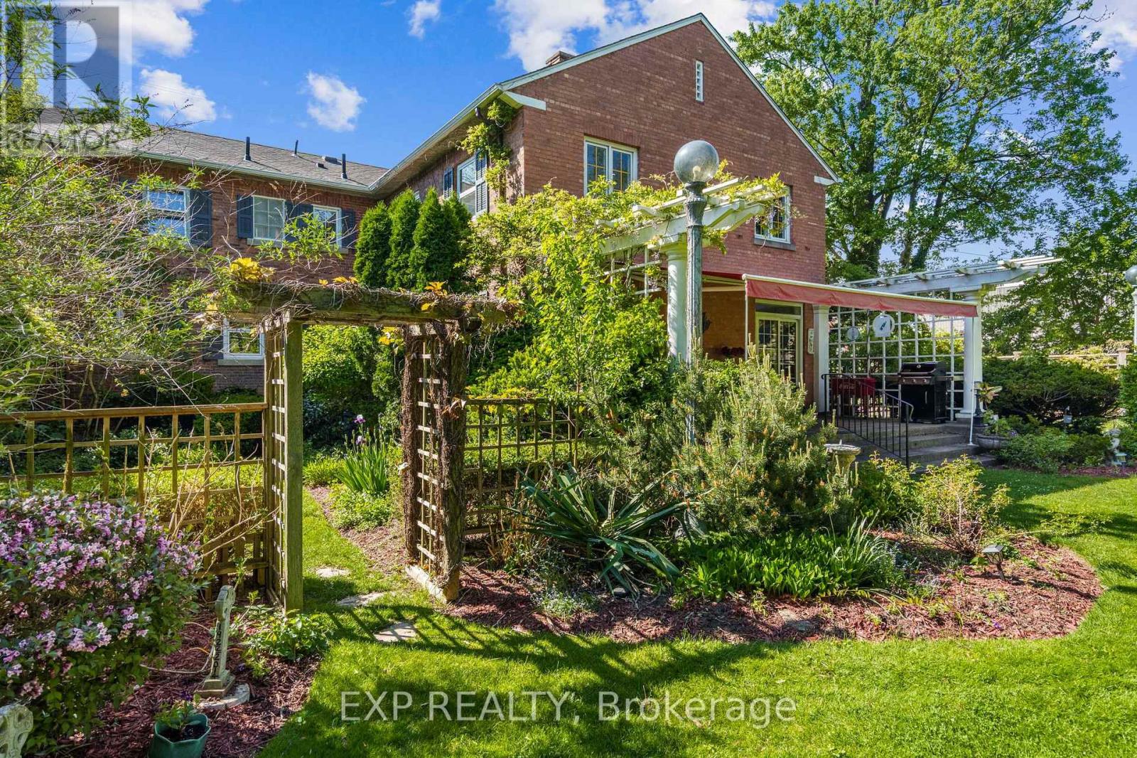 15 TRAFALGAR STREET - 46