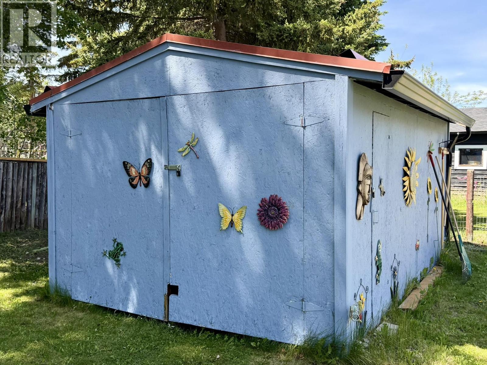 393 BIRCH PLACE - 34