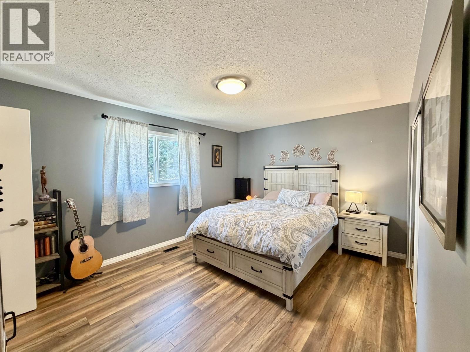 393 BIRCH PLACE - 20