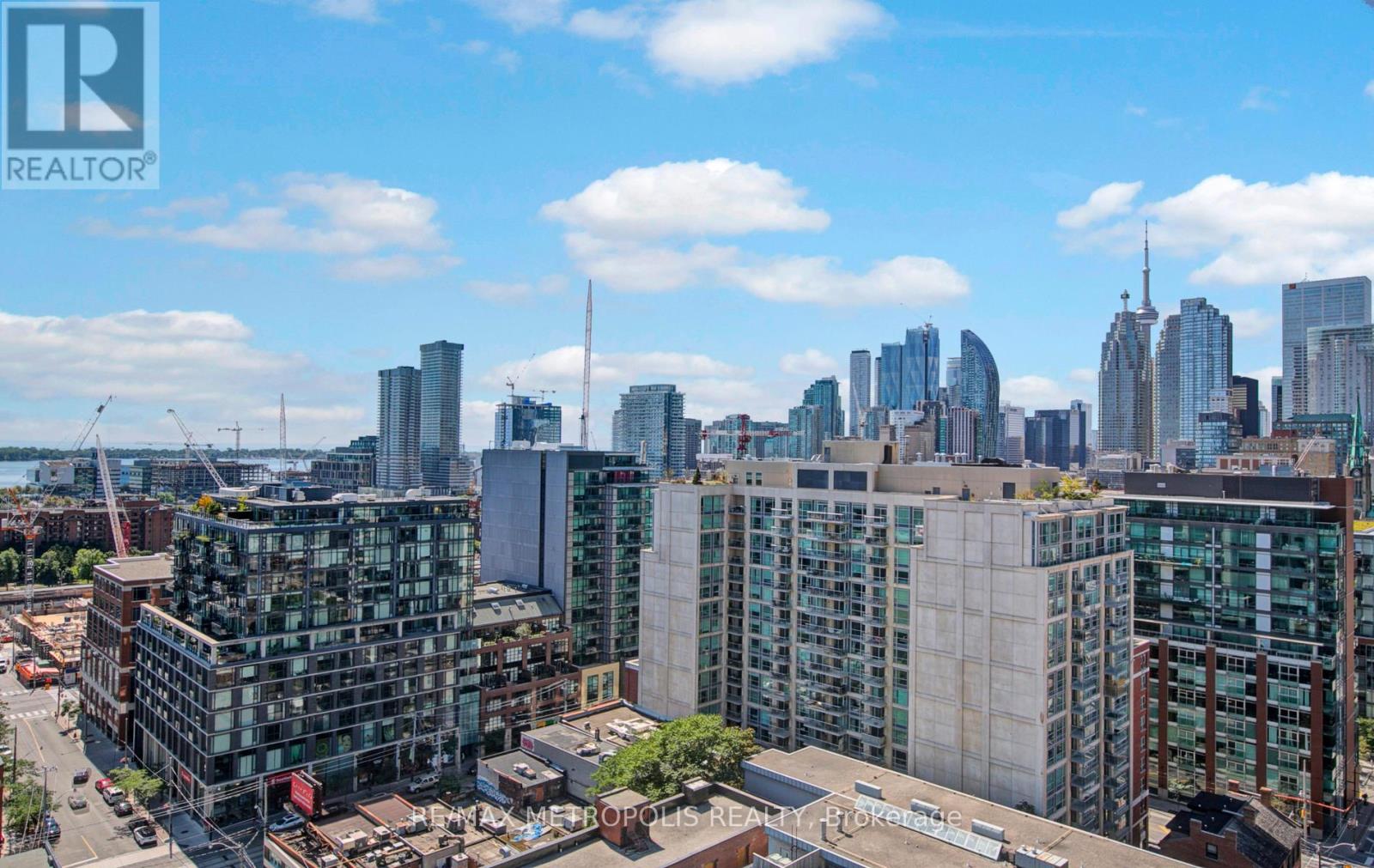 #2015 460 ADELAIDE STREET E - 20