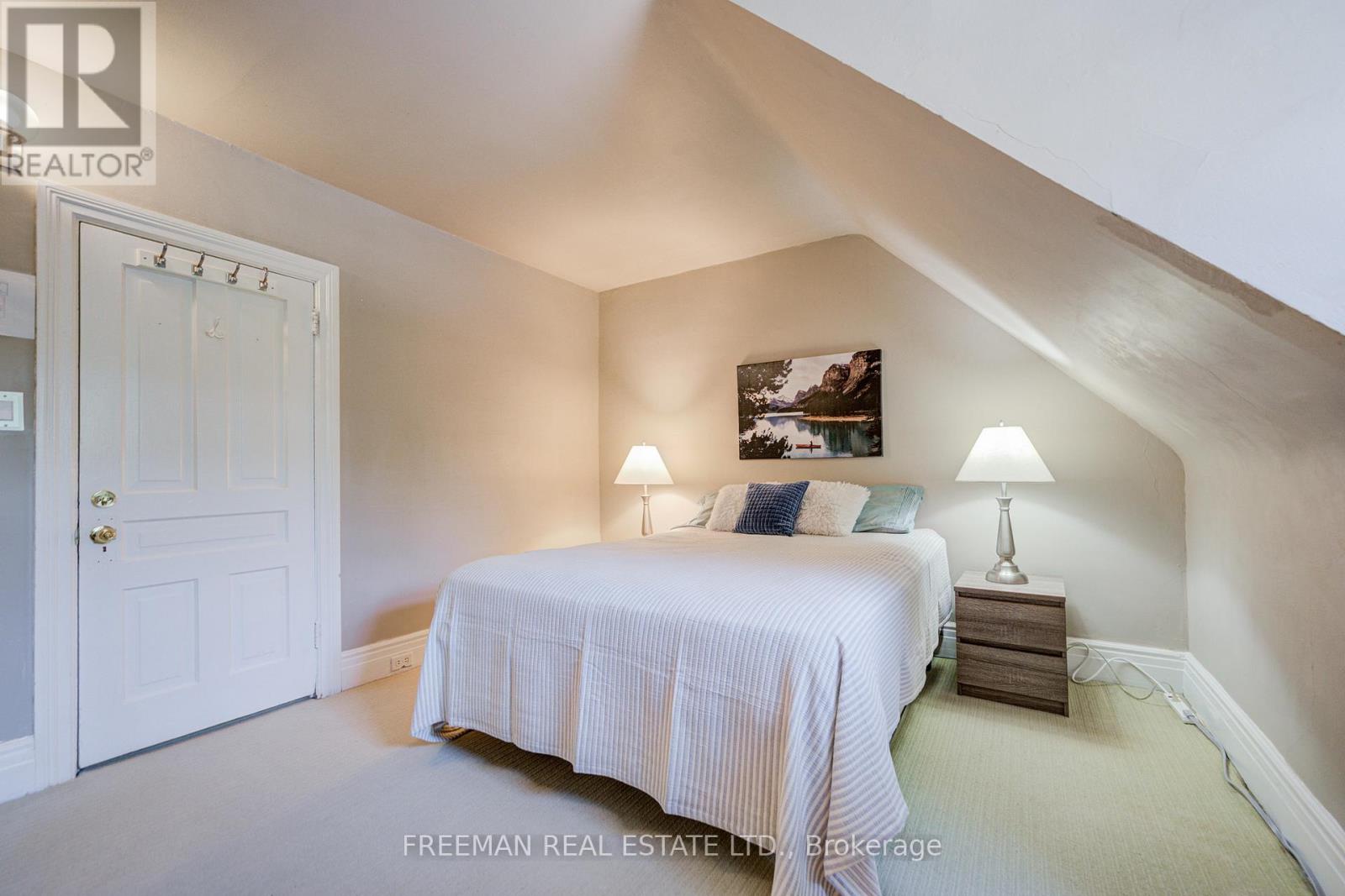 224 LIPPINCOTT STREET - 21