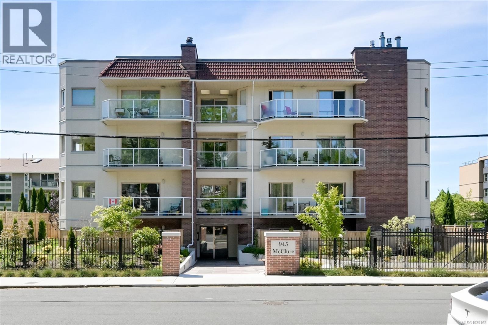 404 945 McClure Street, Victoria