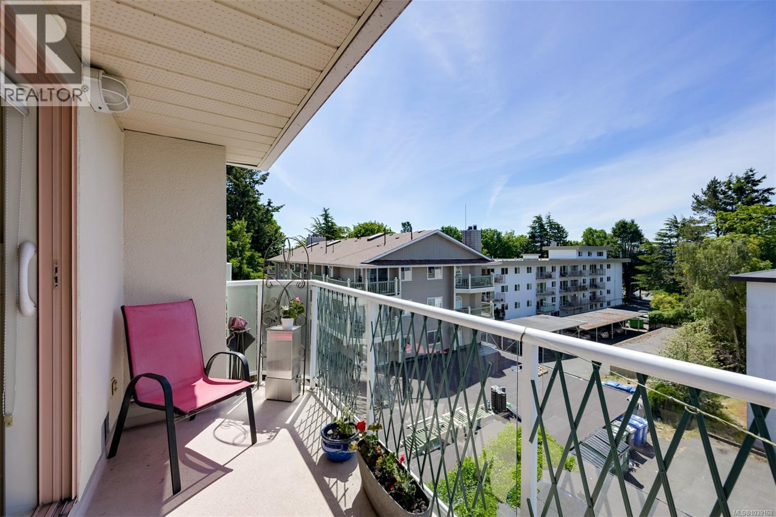 404 945 McClure Street, Victoria