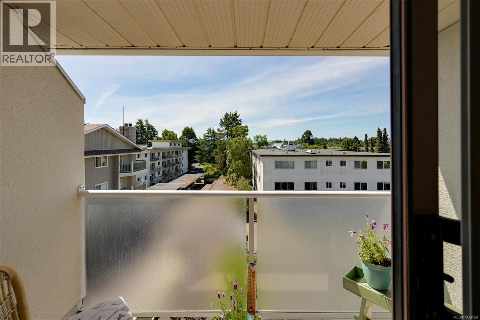 #404 945 McClure St - 32