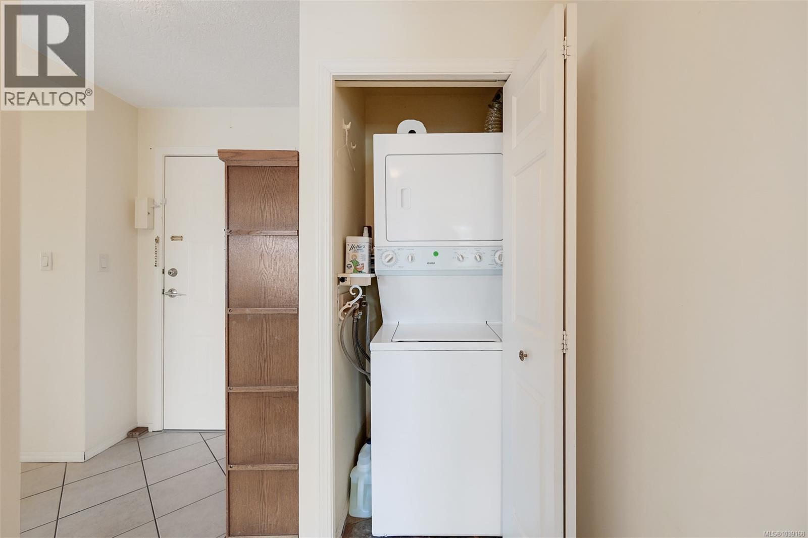 #404 945 McClure St - 45