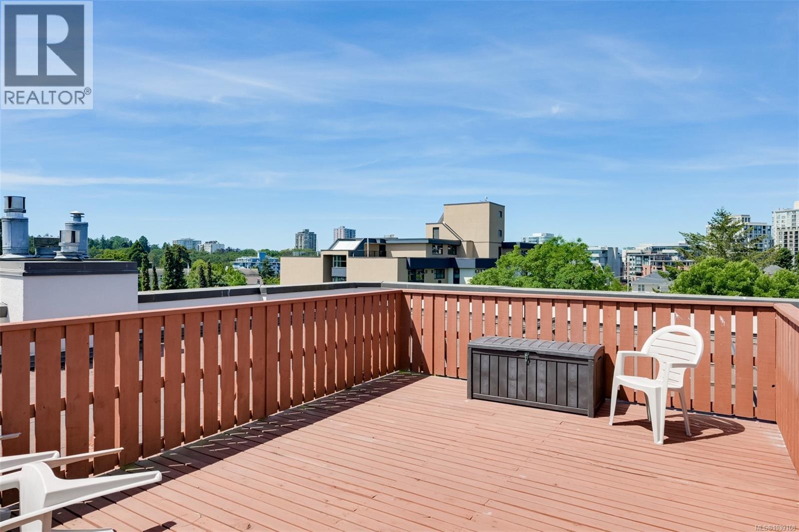 #404 945 McClure St - 48