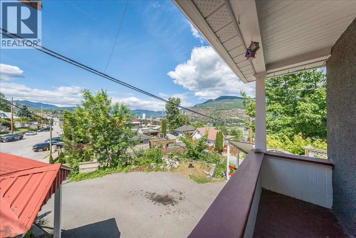 542 SPOKANE Street, Trail