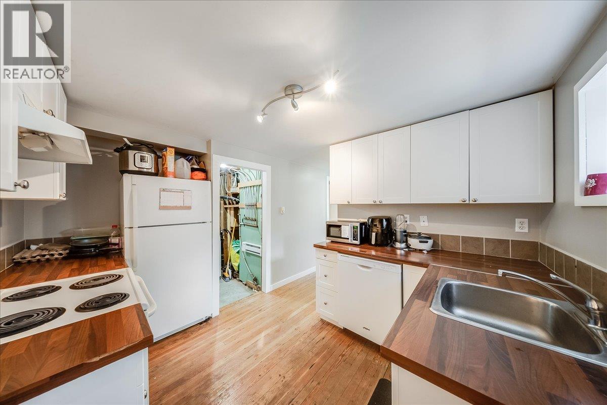 542 SPOKANE Street - 8