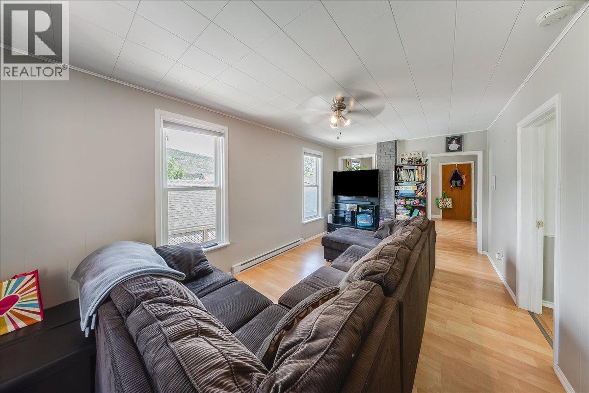 542 SPOKANE Street, Trail