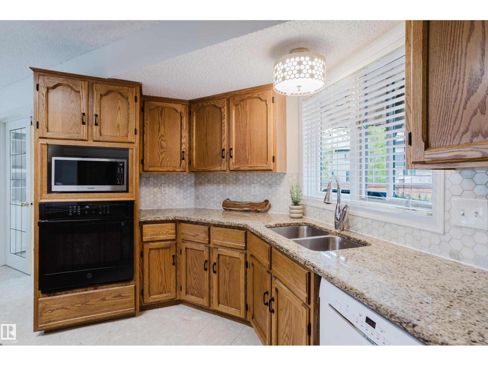 613 HENDERSON ST NW - 9