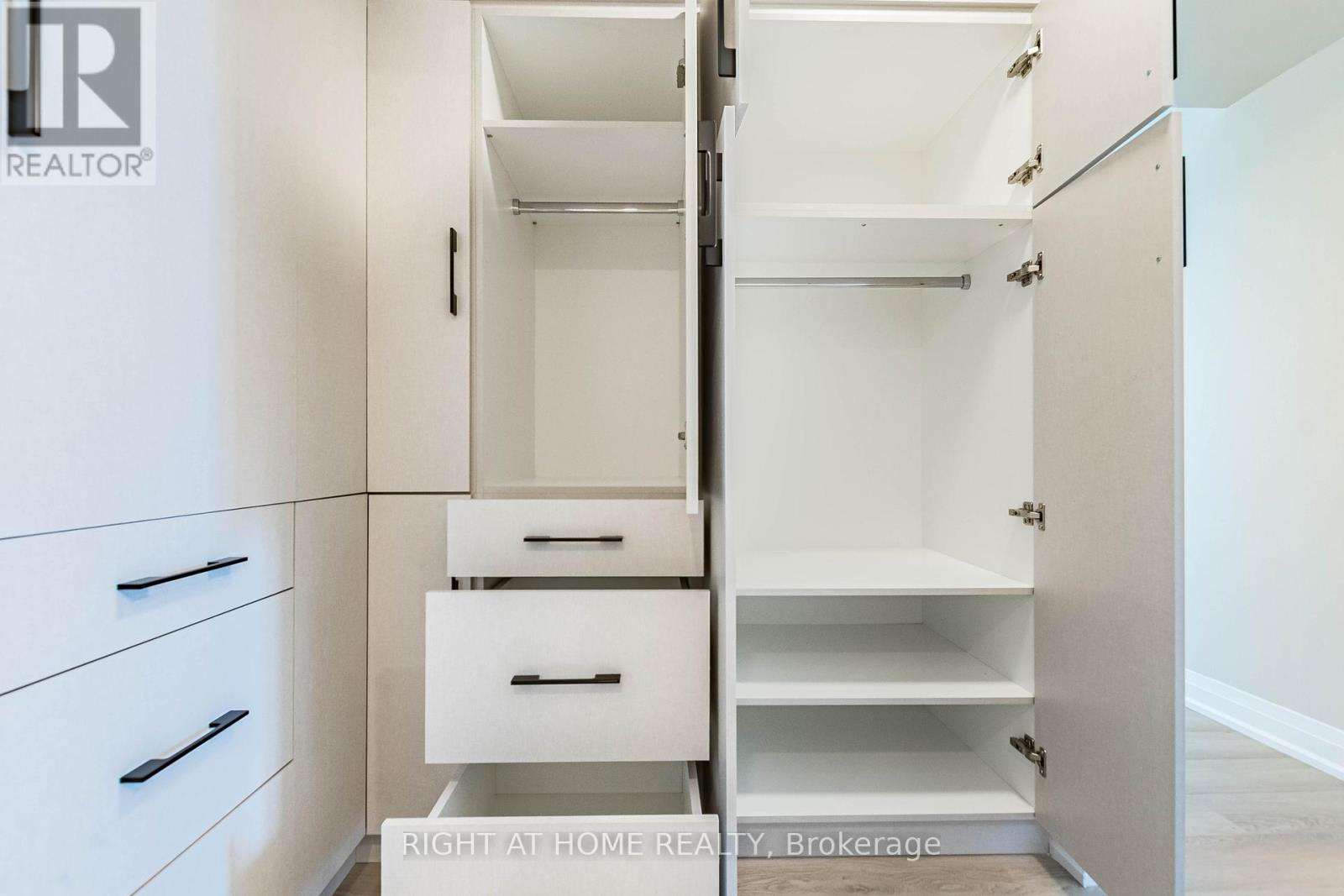 #704 250 WEBB DRIVE - 29