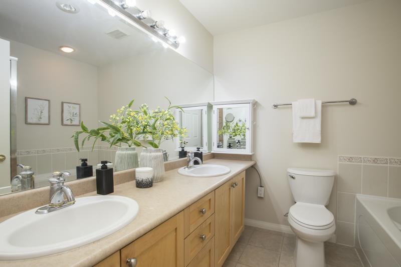 3 Bed, 3 Bath Duplex for Sale in Surrey – 7 3387 KING GEORGE BOULEVARD, Surrey – MLS# R3131920 - Image 20