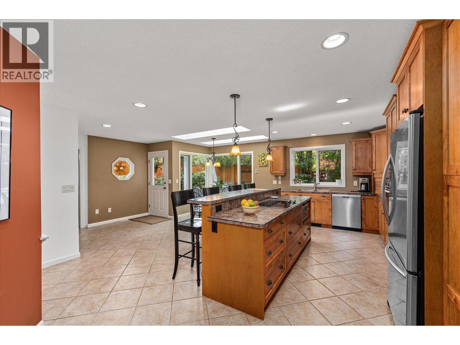  811 Coronado Crescent, Kelowna
