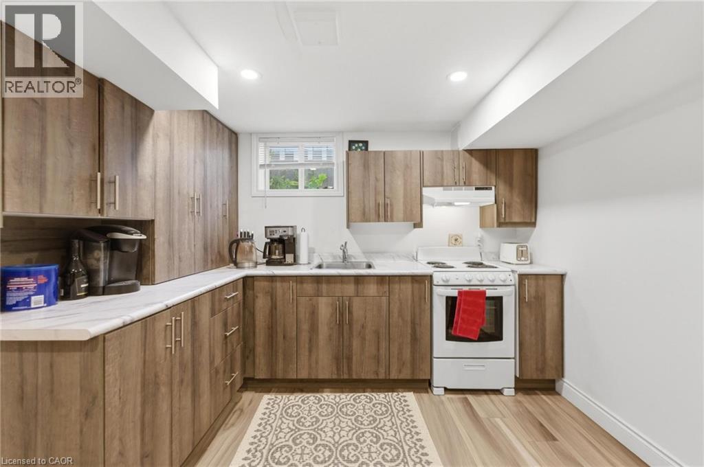 82 CUMMING Court - 25