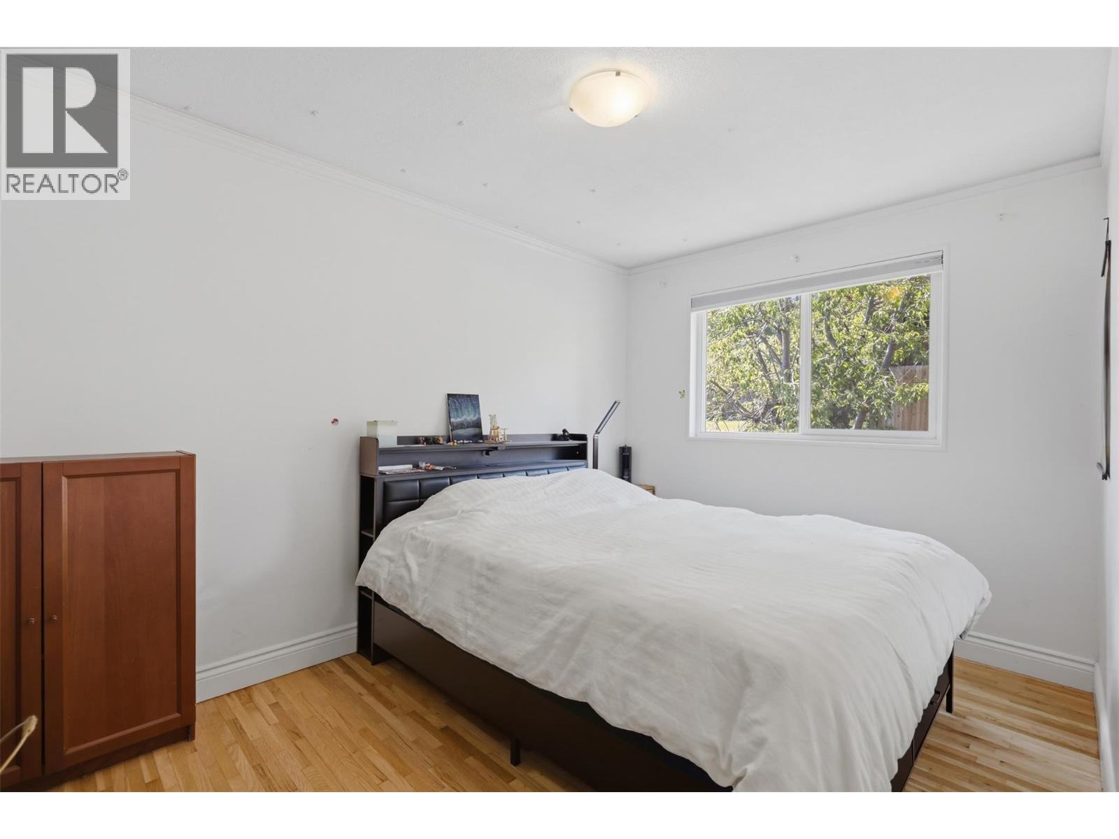 677 FRASER Street - 18
