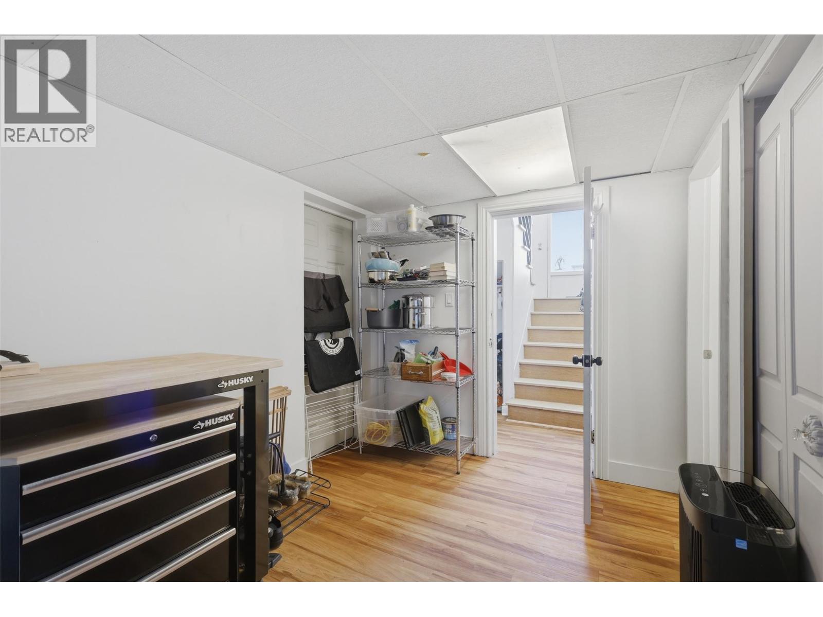677 FRASER Street - 27