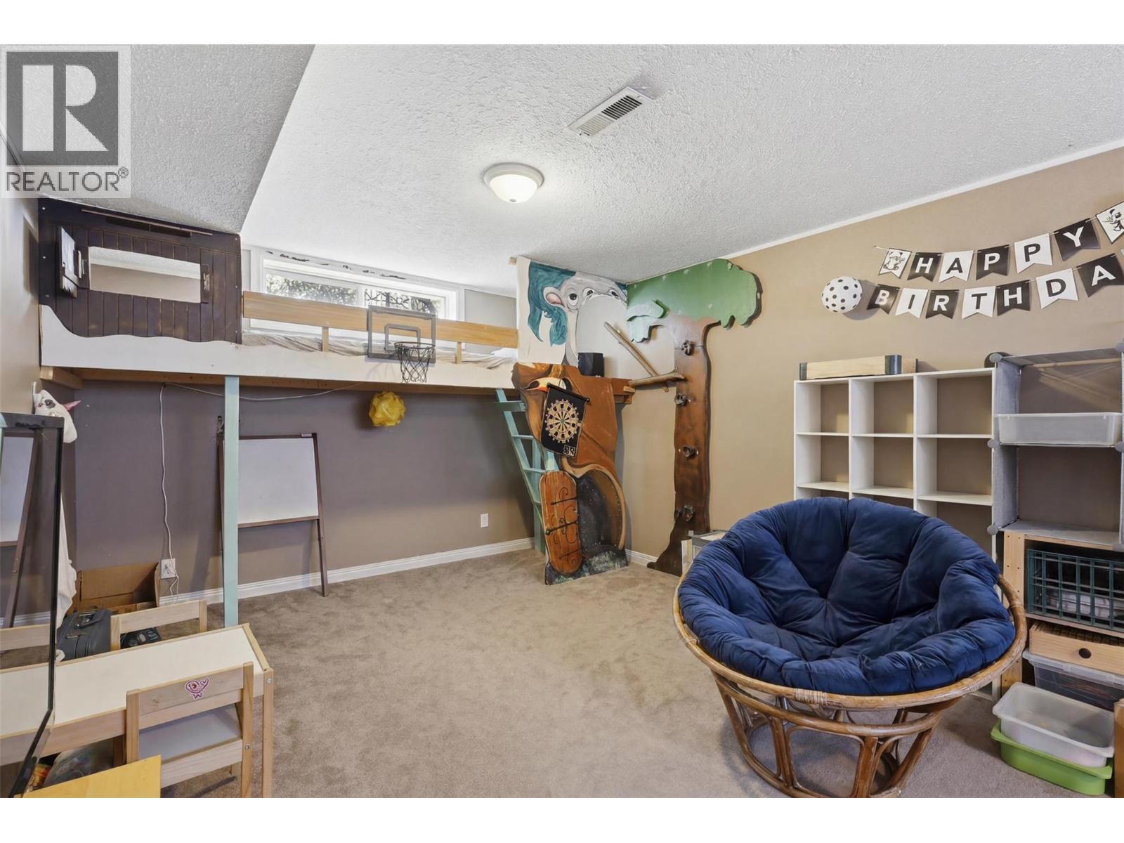 677 FRASER Street - 28