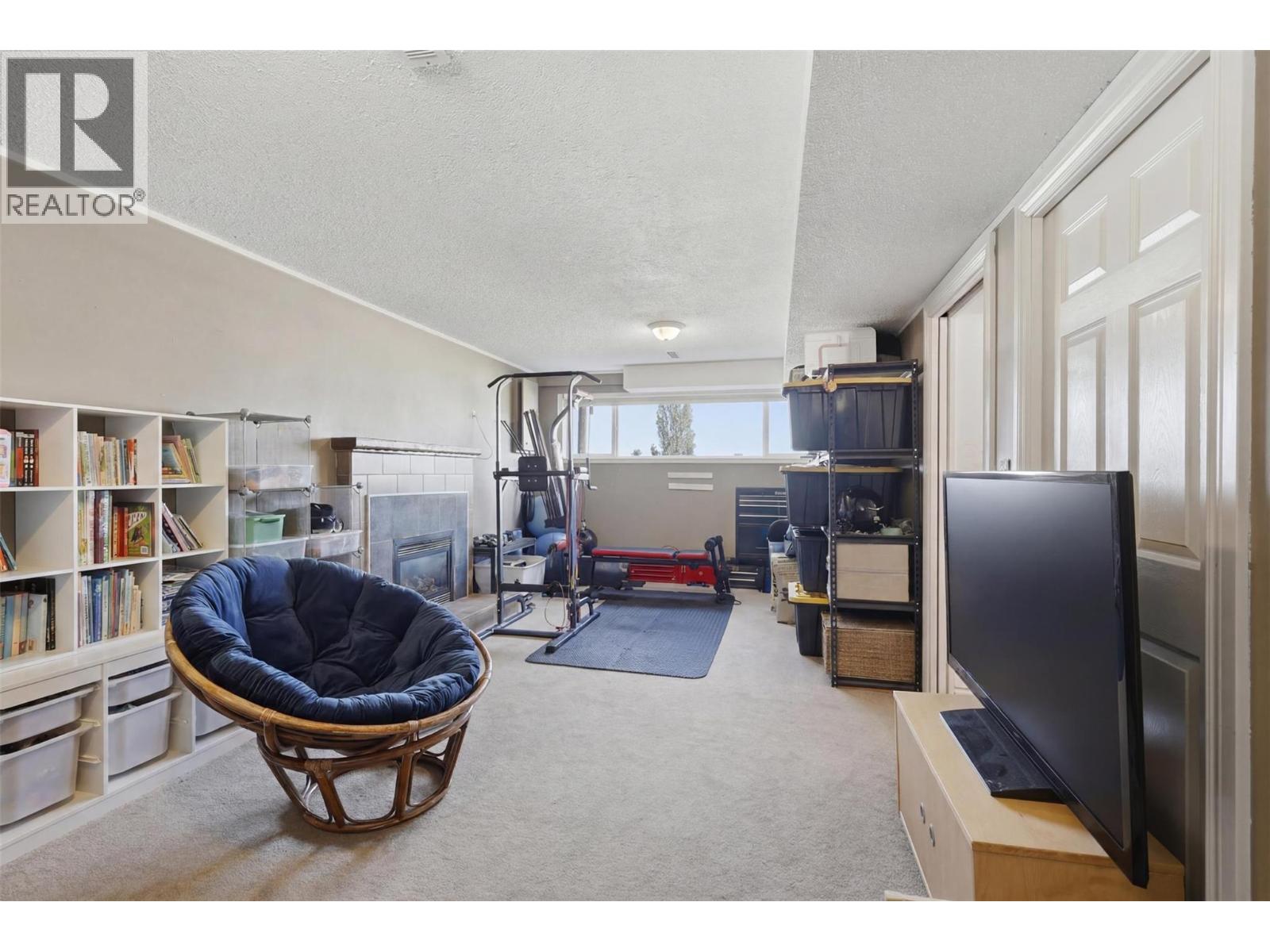 677 FRASER Street - 30