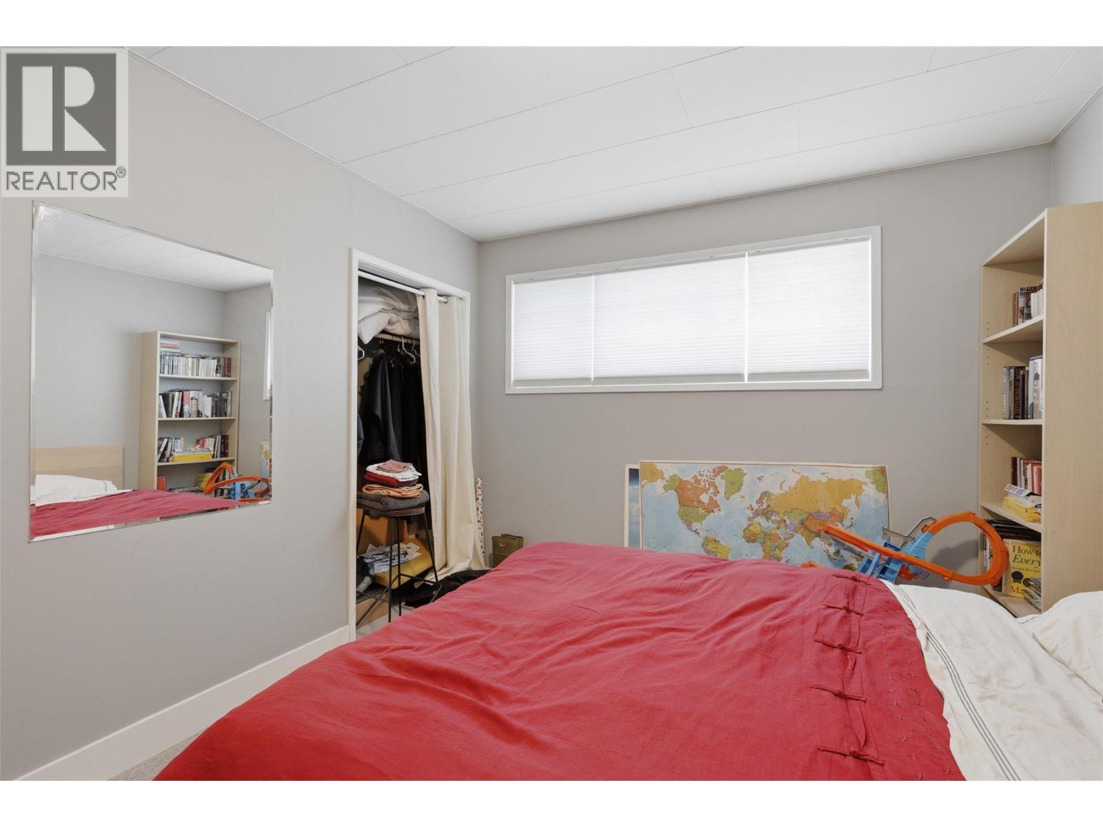 677 FRASER Street - 34