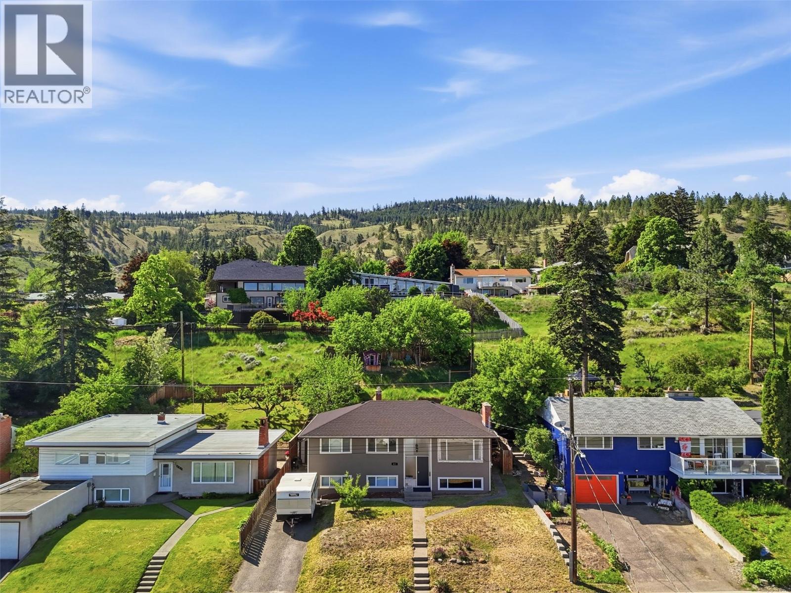 677 FRASER Street - 43