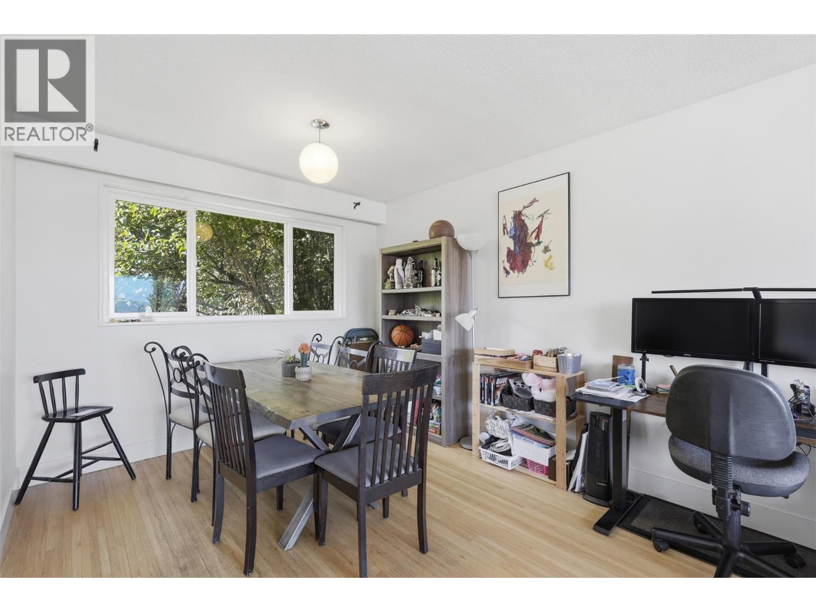677 FRASER Street - 8