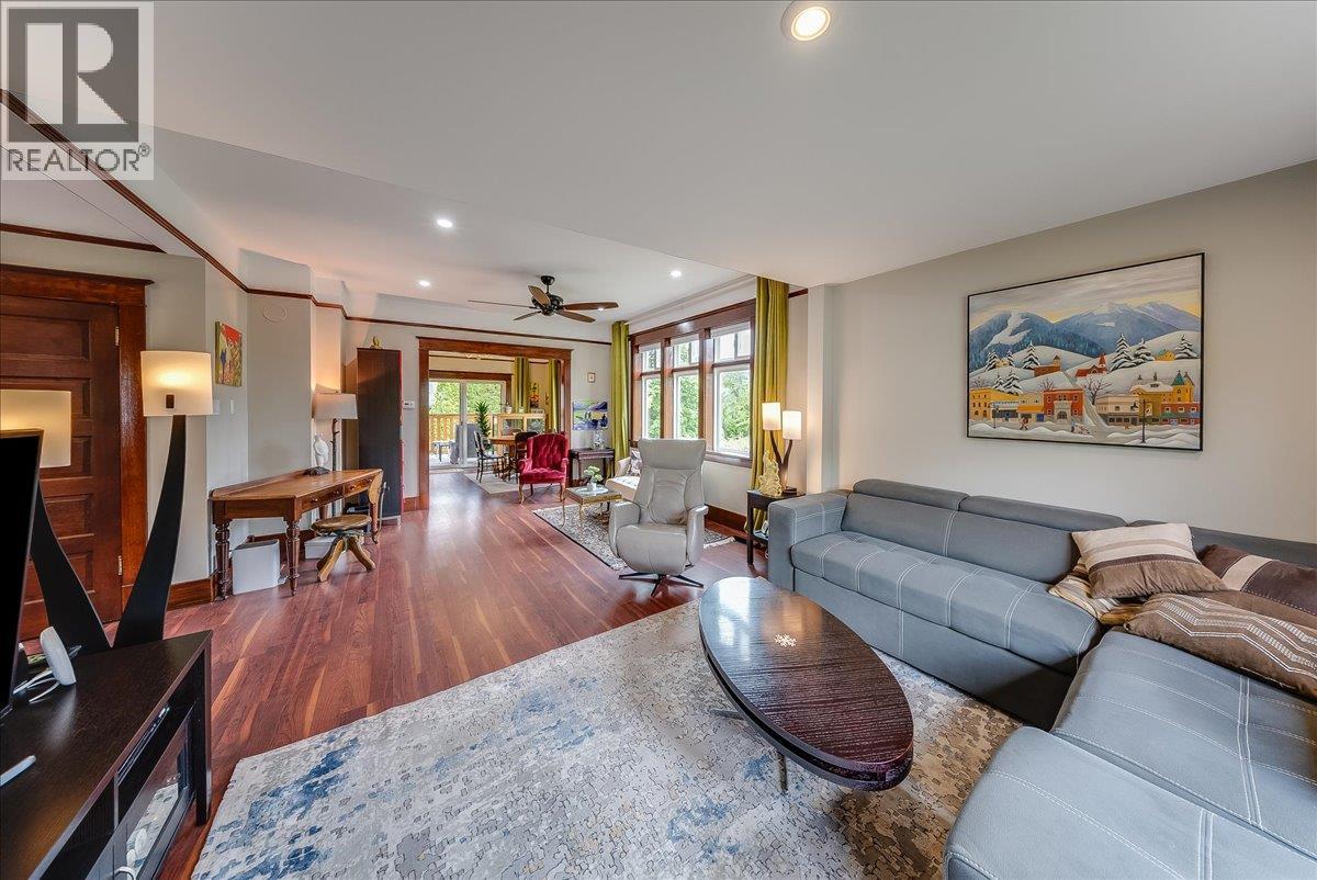 2005 Kootenay Avenue - 14