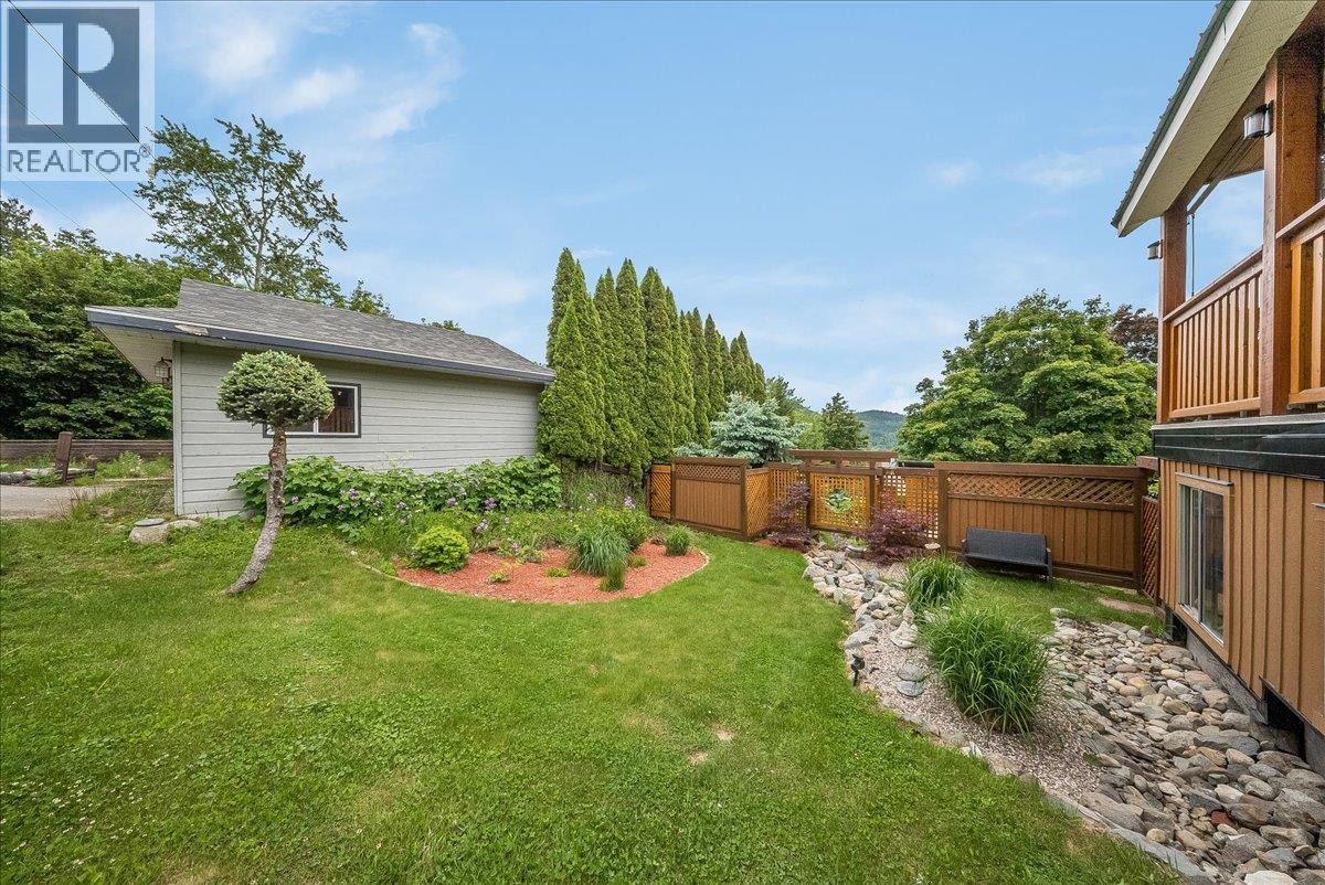 2005 Kootenay Avenue - 50