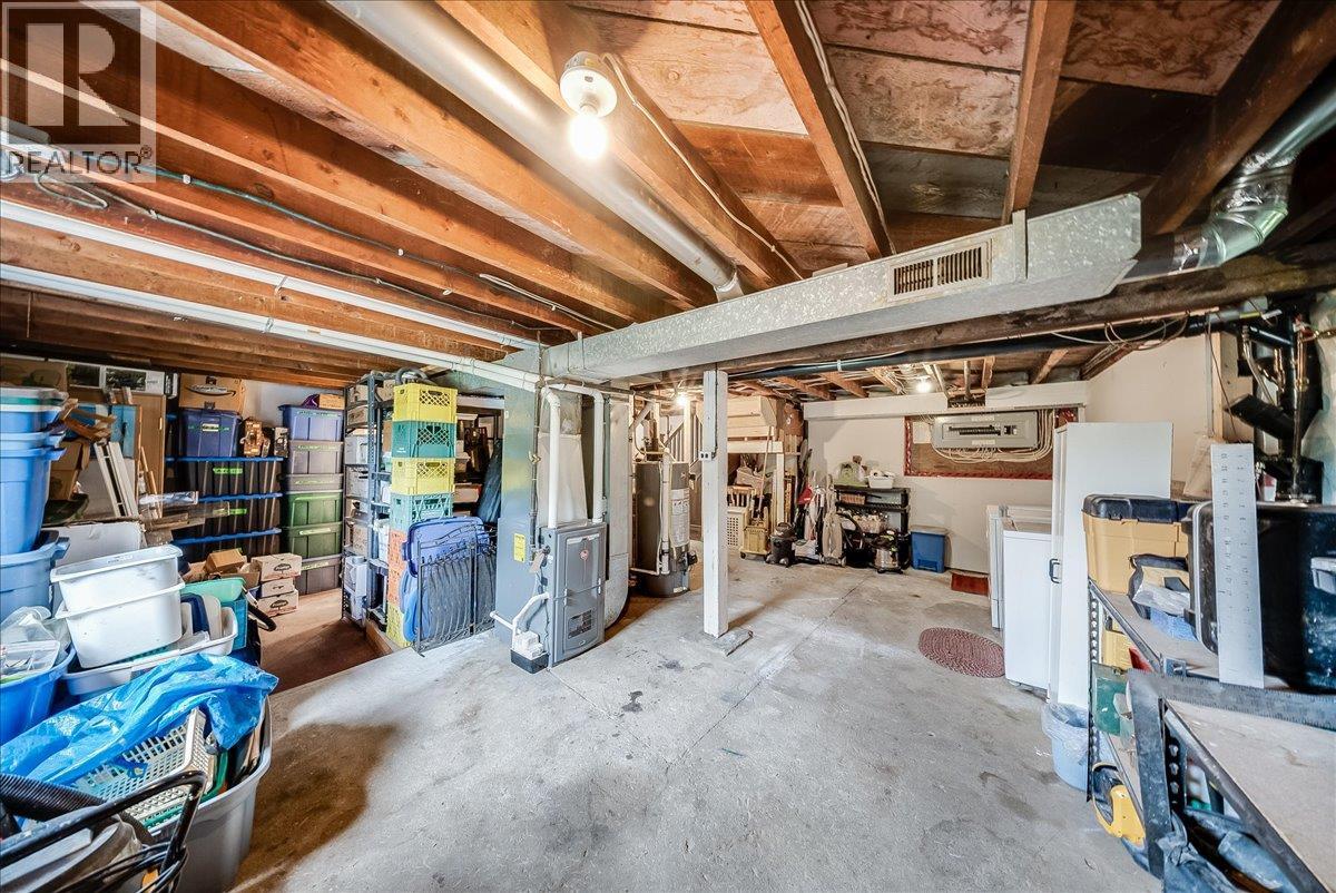 2005 Kootenay Avenue - 41