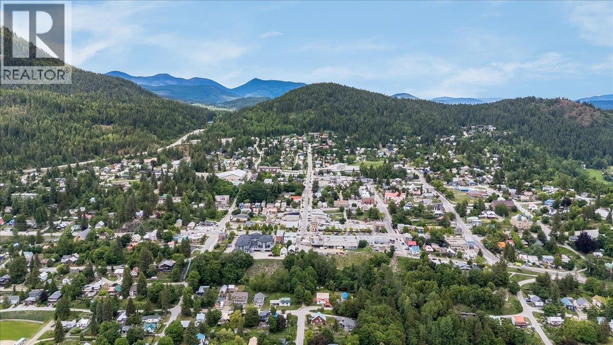 2005 Kootenay Avenue - 54