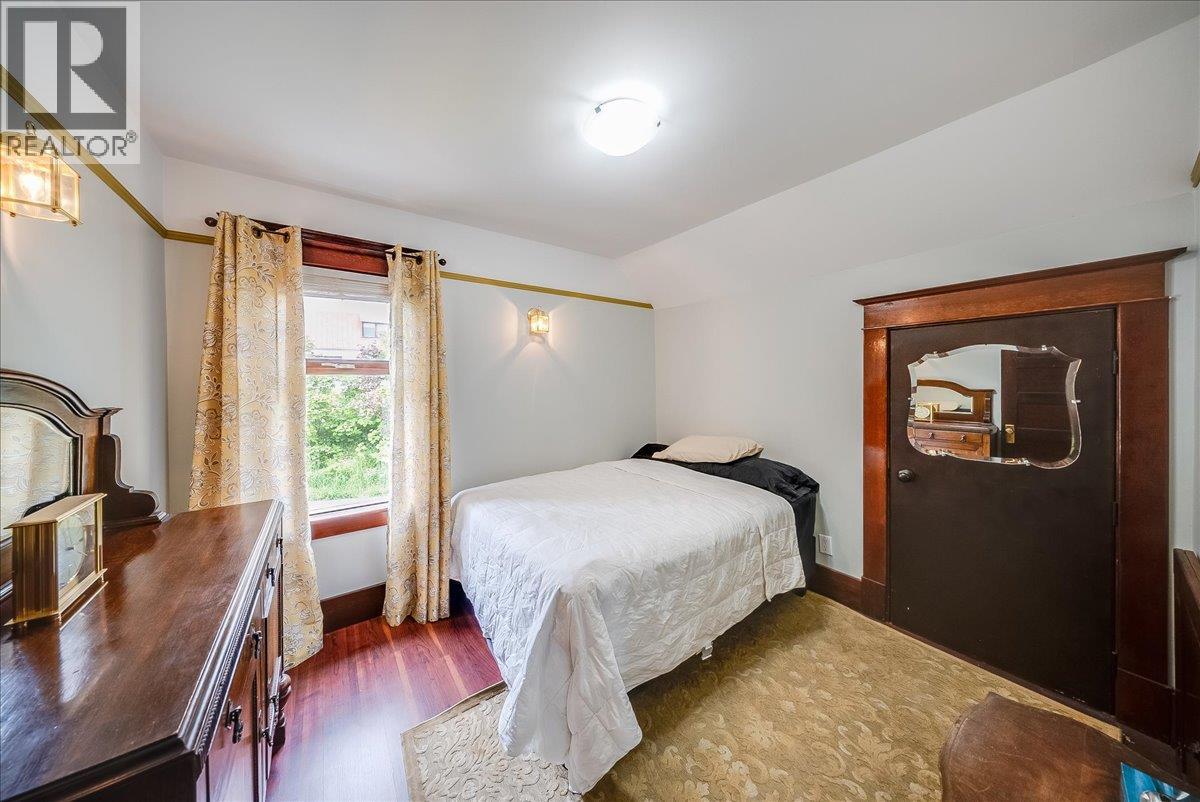 2005 Kootenay Avenue - 37