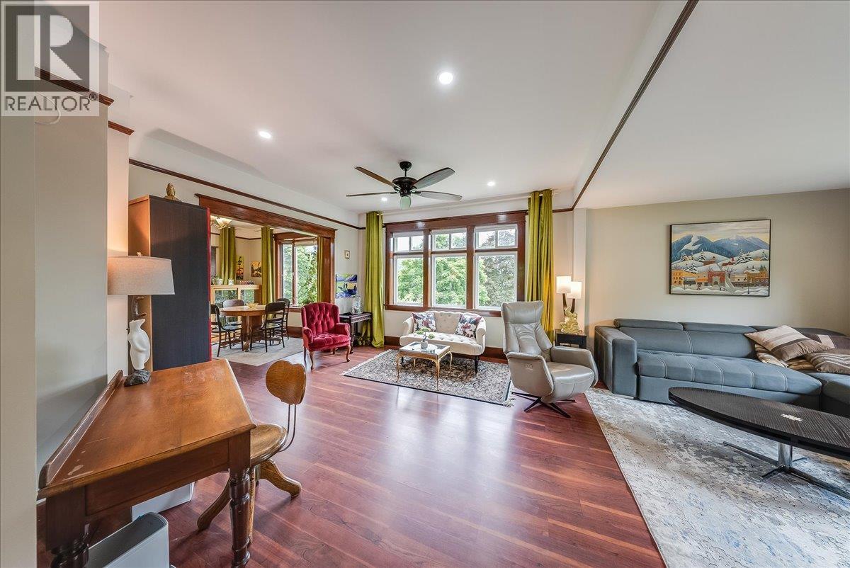 2005 Kootenay Avenue - 11