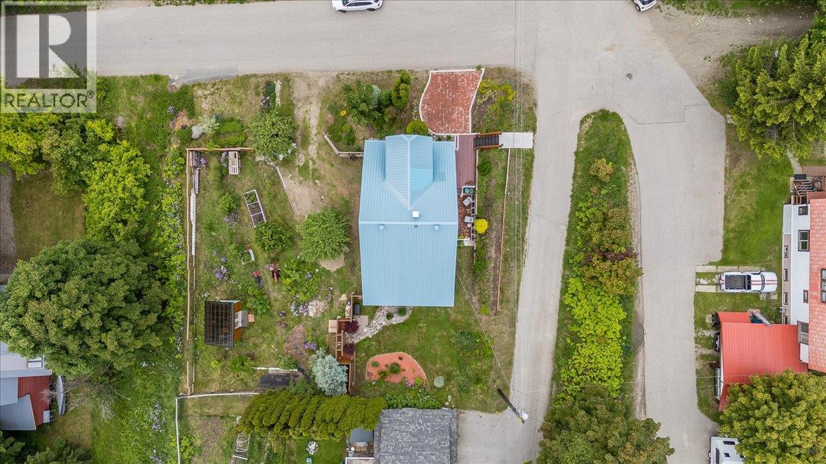 2005 Kootenay Avenue - 53