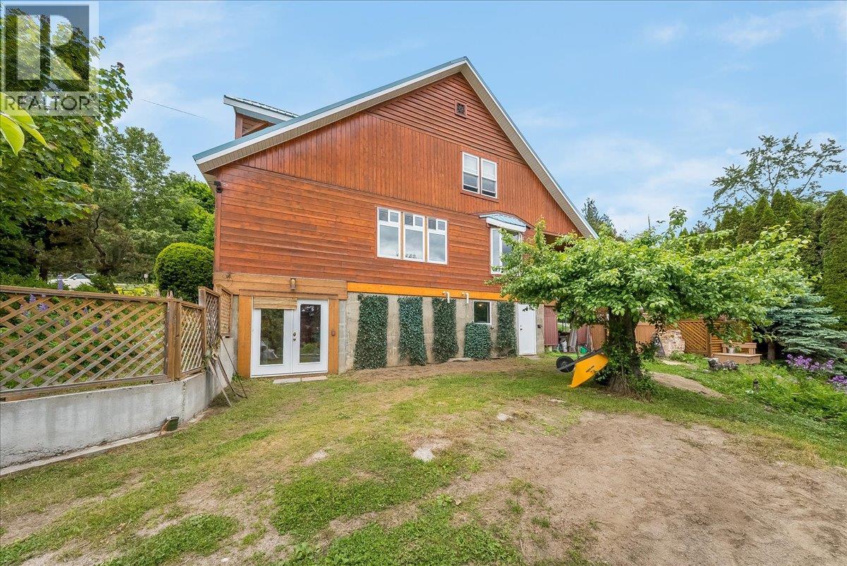 2005 Kootenay Avenue - 43