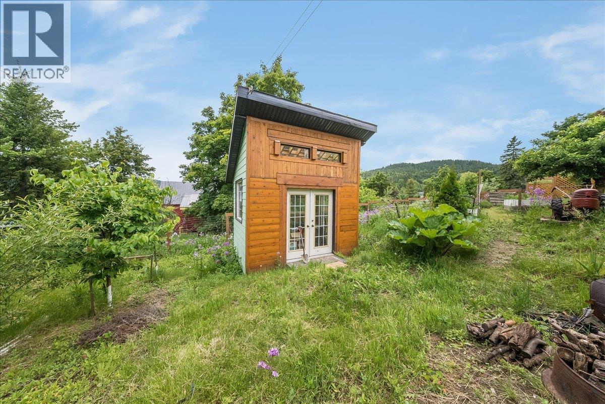 2005 Kootenay Avenue - 47