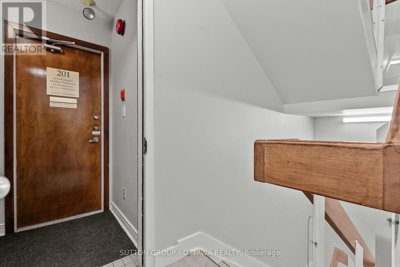 Office for Rent in Ottawa – 201 – 117 MURRAY STREET, Ottawa – MLS# X13237362 - Image 10