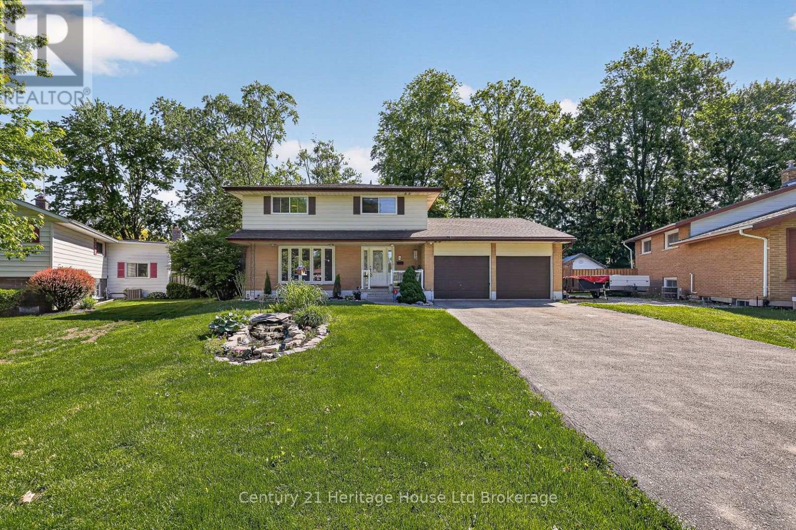 12 JUBILEE PLACE - Image 2