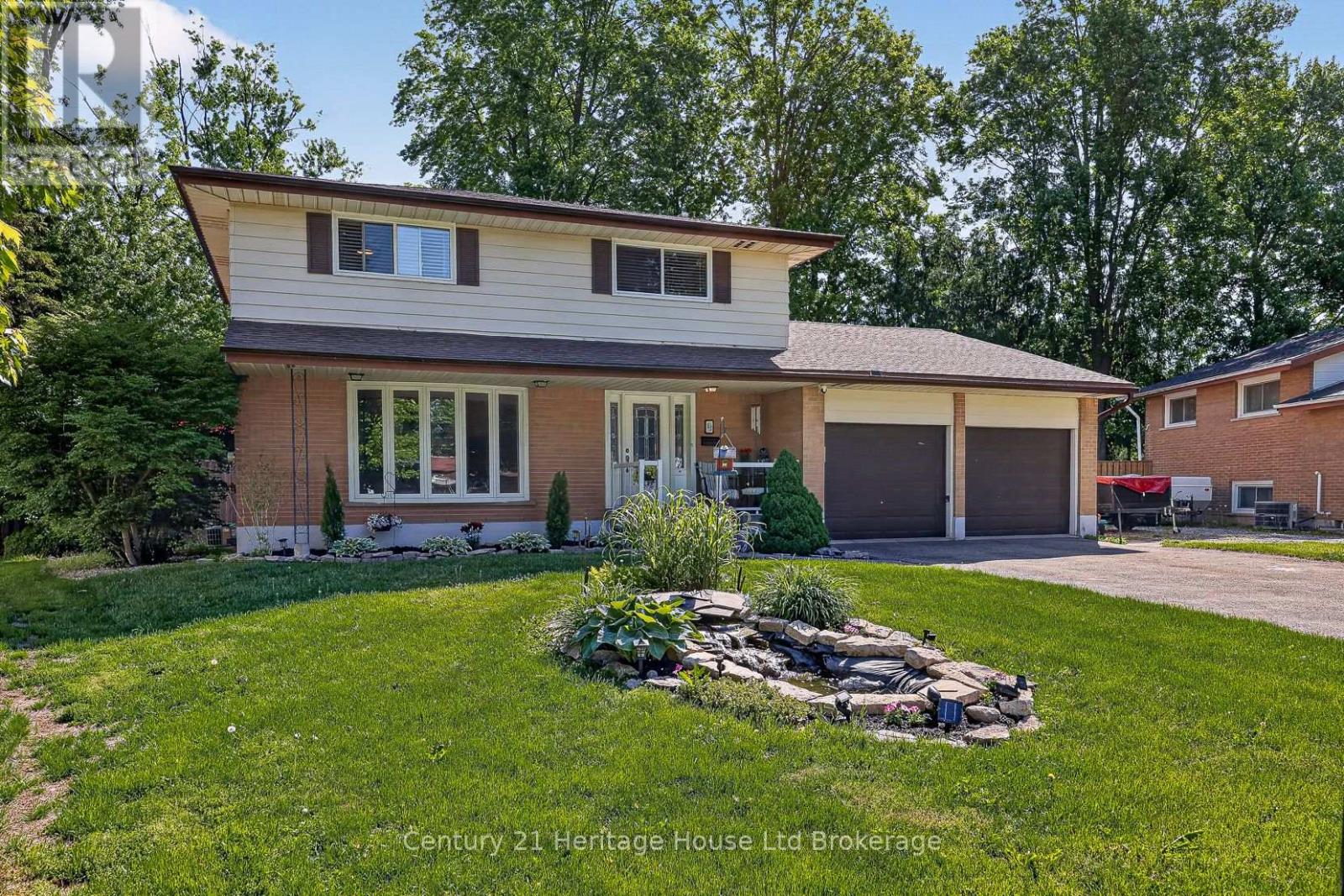 12 JUBILEE PLACE - 4