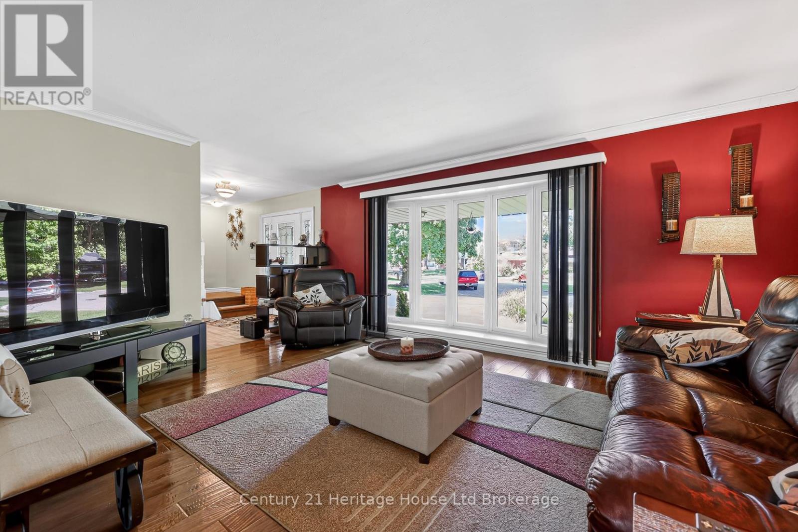 12 JUBILEE PLACE - 9
