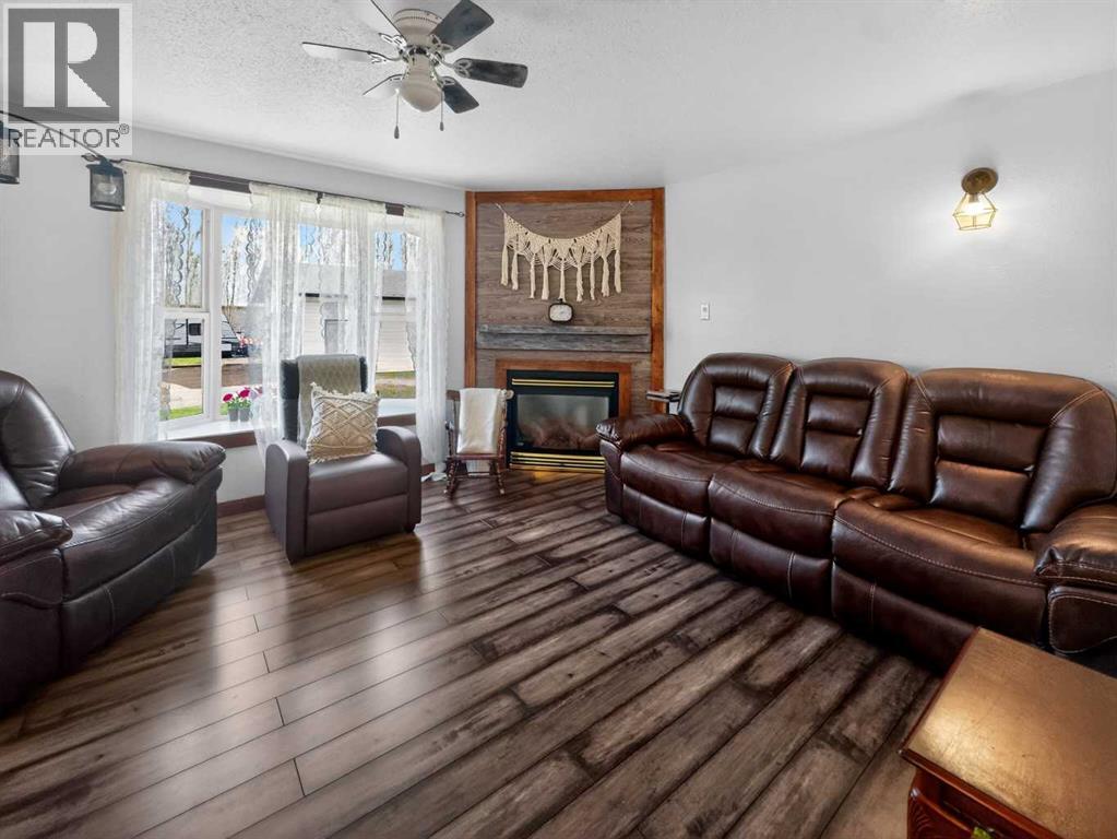 9229 95 Avenue - 3